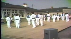 34 - Le pantalon/le salut