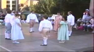 41 - Le quadrille : La poule